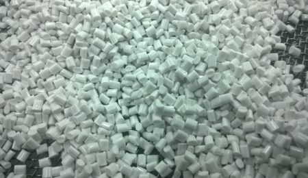 Пластик АБС Kumho 750 10578 белый в гранулах